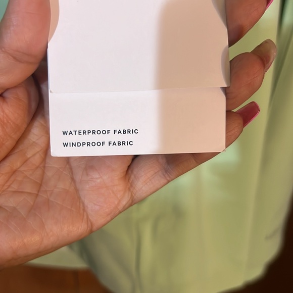 New LULULEMON JACKET - Picture 9 of 13